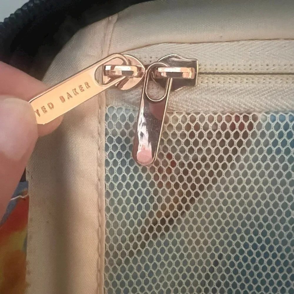 TED BAKER Vanity Case Luggage Travel Black Floral Garden Zipper - Picture 15 of 16